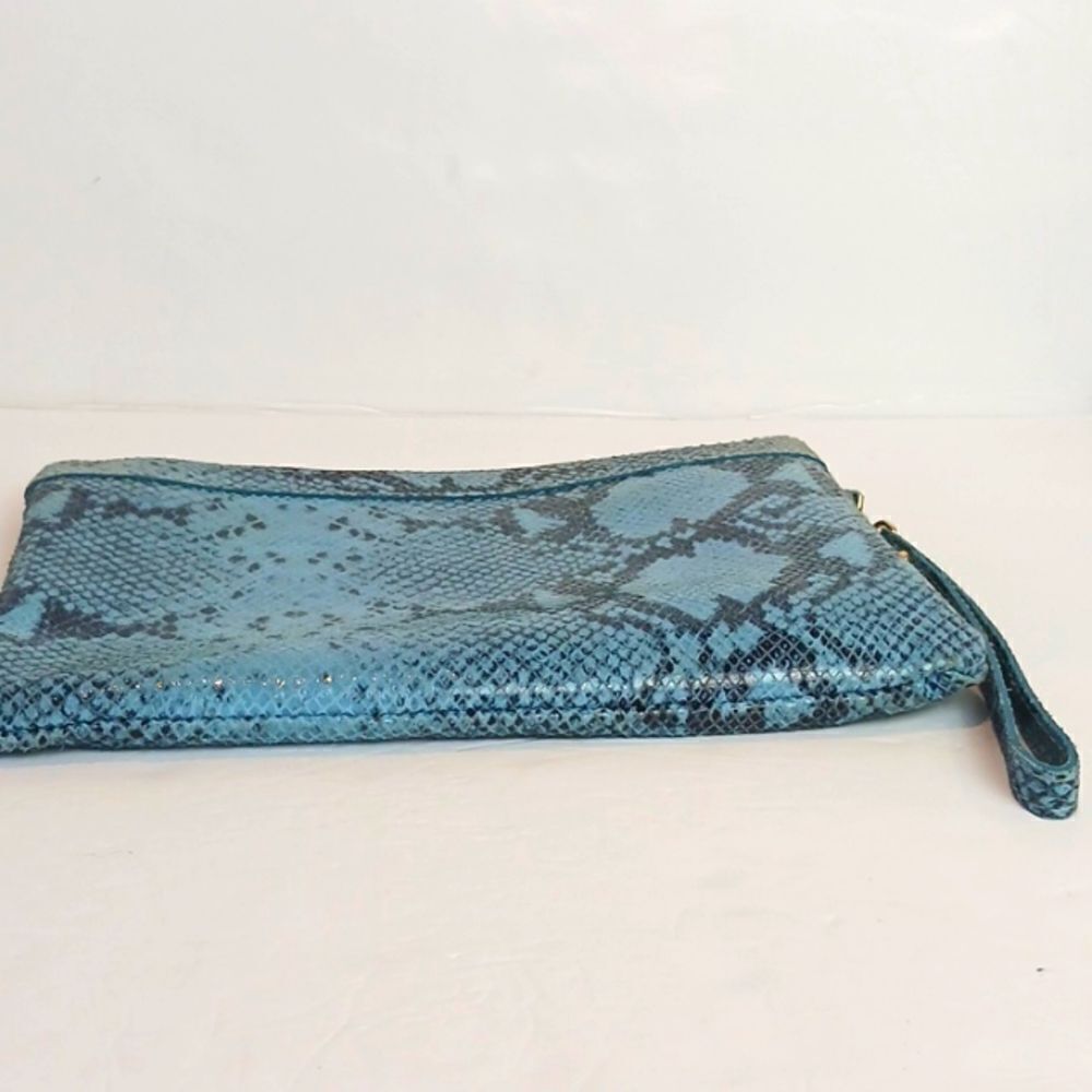 Laura Dimaggio  blue python pattern leather clutch/ wristlet - Picture 9 of 9